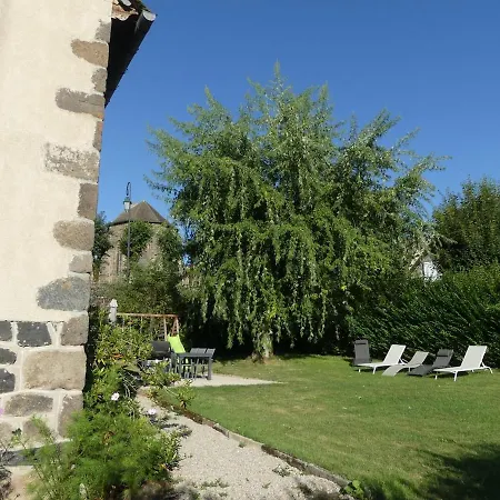 L'oustal De *